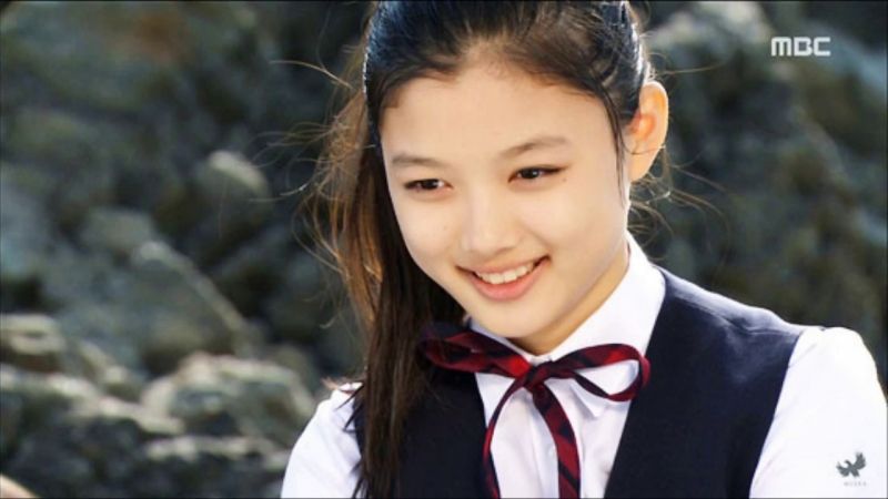 KIM YOO JUNG