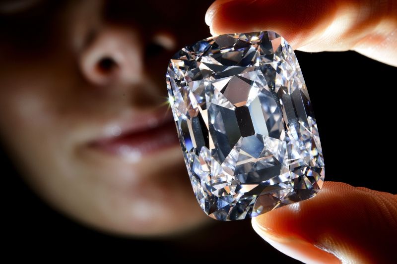 Kim cương - khoảng 1 tỷ VND/g