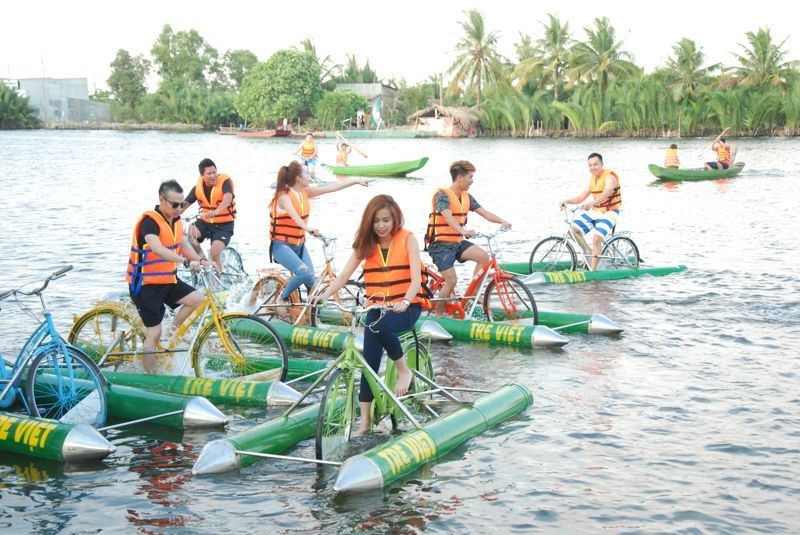 Làng du lịch Tre Việt