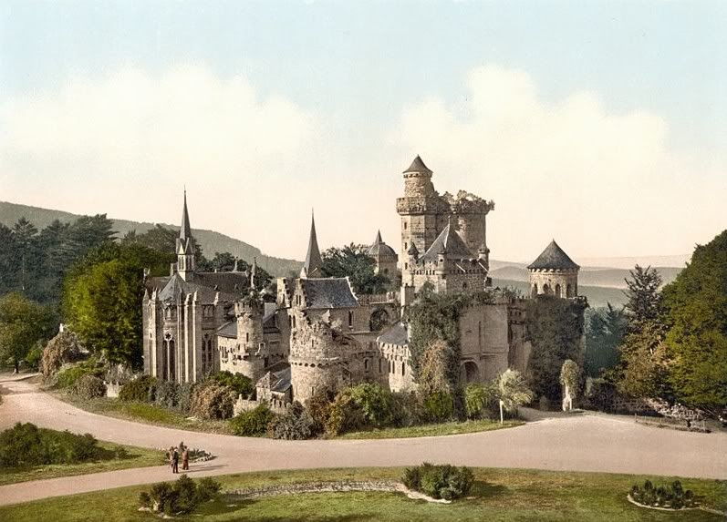Lâu đài Lowenburg: Disneyland của thế kỷ 18