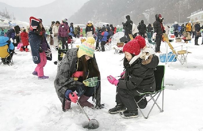 Lễ hội câu cá trên băng ở Inje