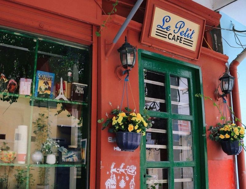 Le petit - Cafe đọc truyện cho người độc thân