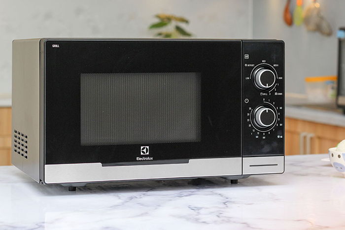 Lò vi sóng có nướng Electrolux EMM2318X