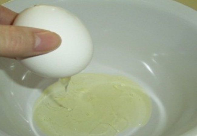 Lòng trắng trứng gà