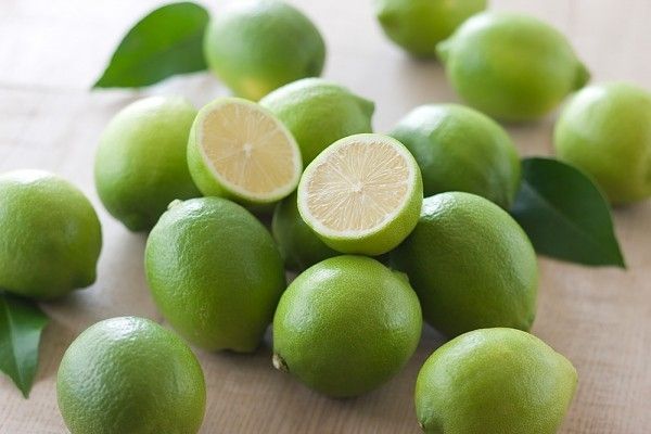 Làm trắng da bằng chanh tươi Làm trắng da bằng chanh tươi