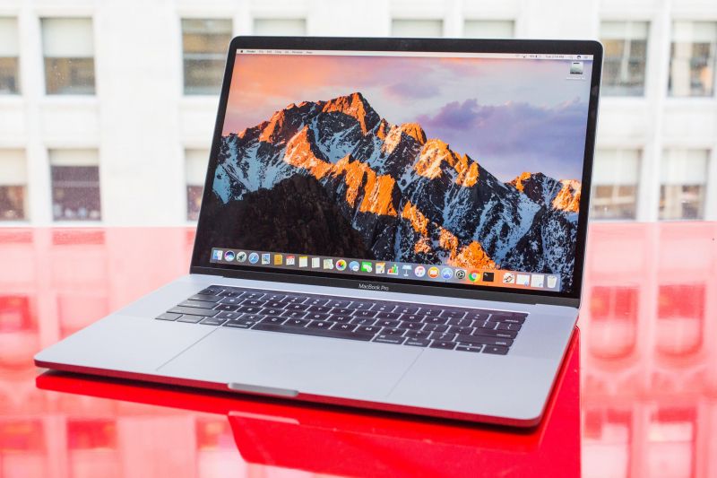 Macbook Pro 15 inch Touch Bar – Giá: từ 45 triệu đến 70 triệu