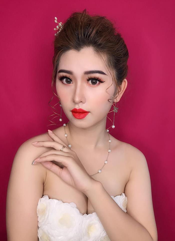 Minh Tú Tú Make Up