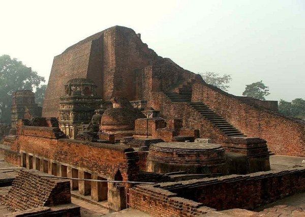 Nalanda – trường đại học Phật giáo cổ xưa nhất thế giới tồn tại từ thế kỷ thứ 5 đến năm 1197 là một trong những thành tựu nổi bật nhất của Ấn Độ cổ đại trong lĩnh vực giáo dục.