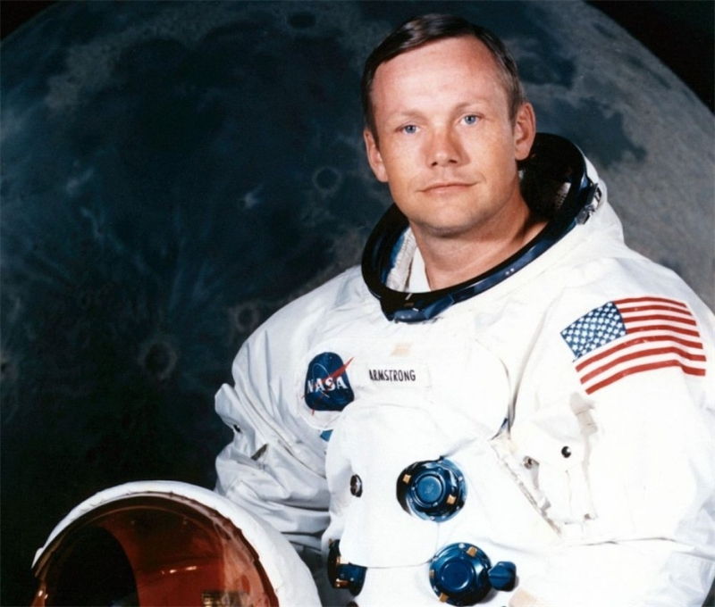 Neil Armstrong (5/8/1930 - 25/8/2012)
