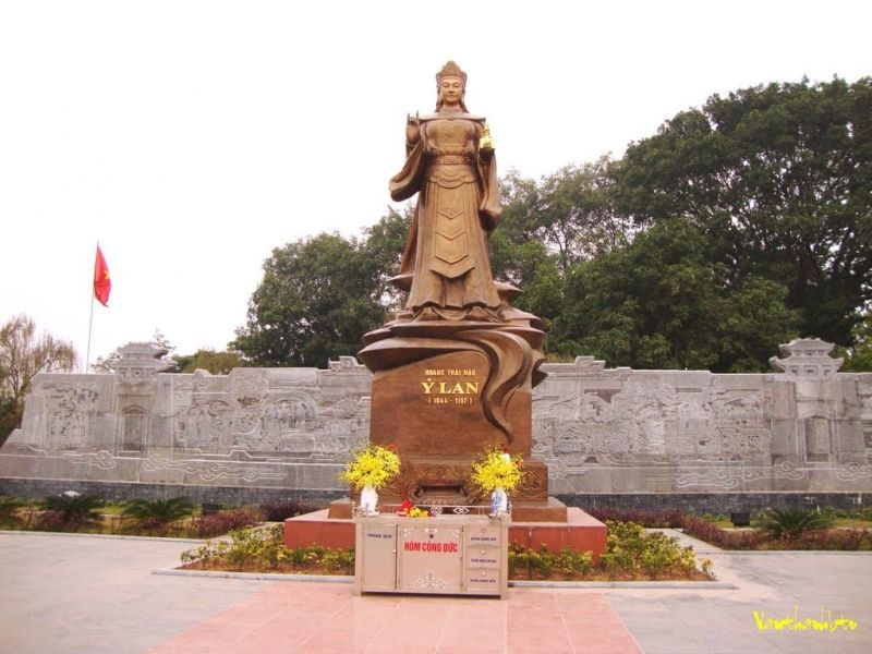 Nguyên phi Ỷ Lan (1044 – 1117)