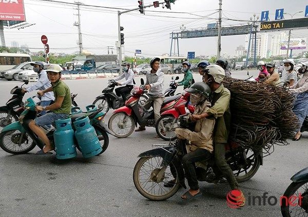 Những thanh niên chở gas