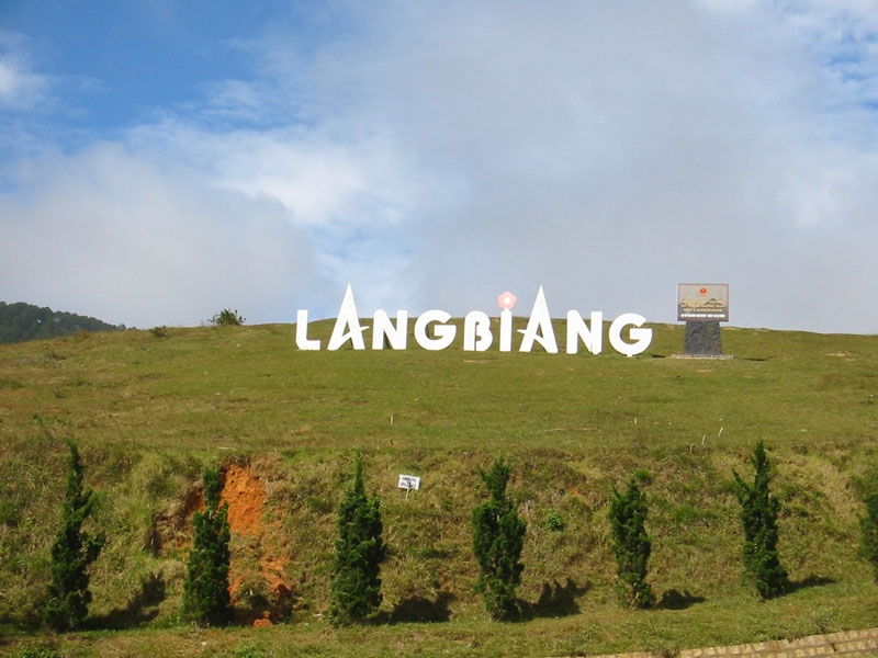 Núi Langbiang