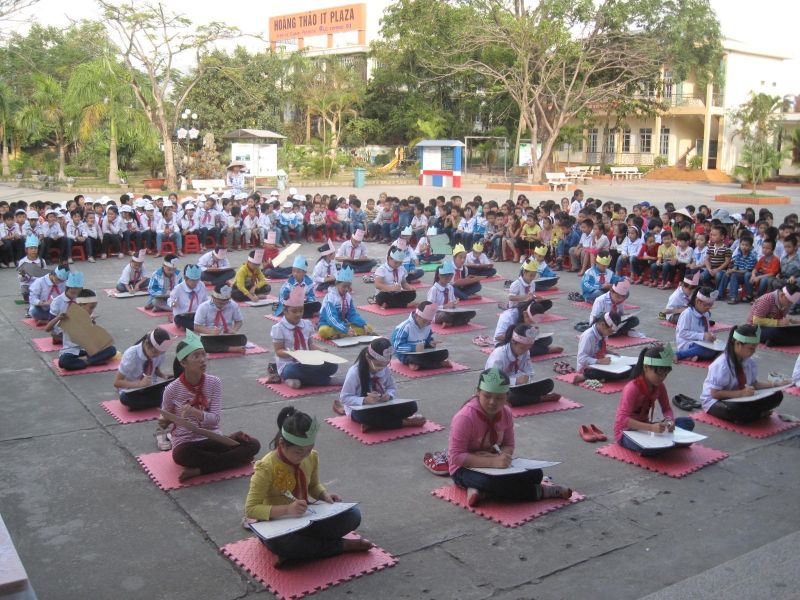 Quan tâm đến các hoạt động ngoại khóa, hoạt động phong trào