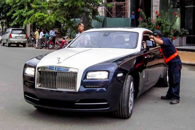 Rolls-Royce Wraith - 18 tỷ