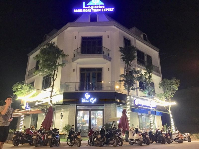 Royaltea Quế Võ – Van’s Café