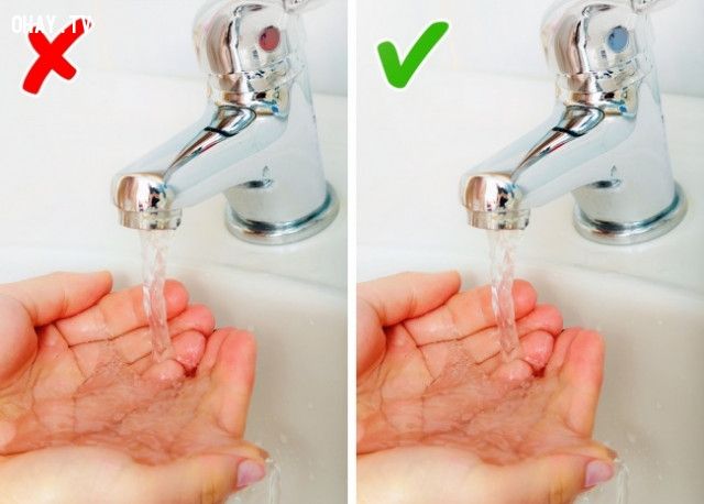 Rửa tay bằng nước nóng