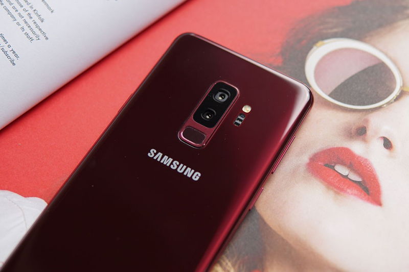 Samsung Galaxy S9 Plus (phiên bản RED) – Giảm 6000000 VND