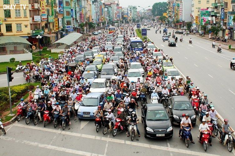 Số lượng xe máy tham gia giao thông cực lớn