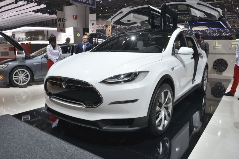 Tesla Model X - 140000 USD