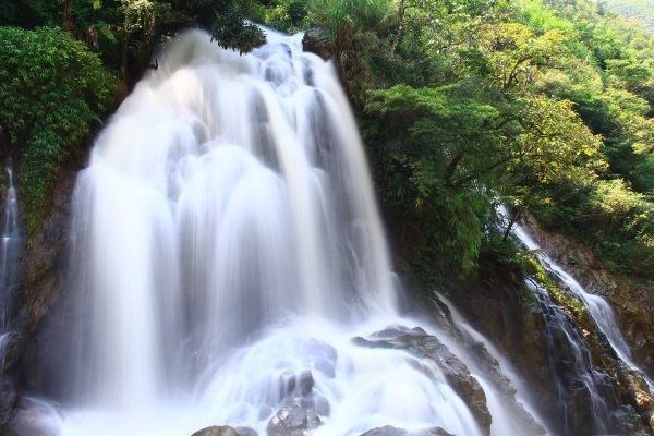 Thác Bạc, thác Tình yêu