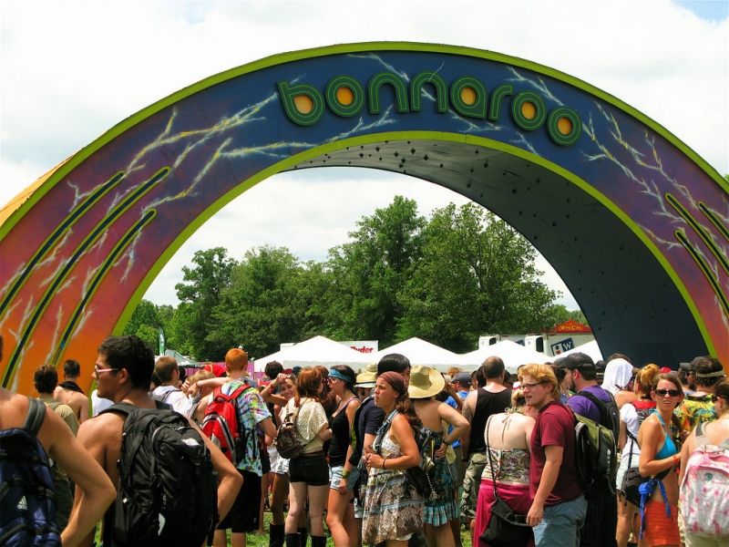 Tháng 6: Lễ hội âm nhạc và nghệ thuật Bonnaroo tại Manchester, Tennessee, Mỹ