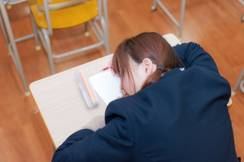 Thầy cô cảm thông cho học sinh ngủ gục