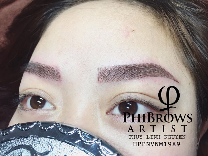 Thuỳ Linh Nguyễn Artist Eyebrow