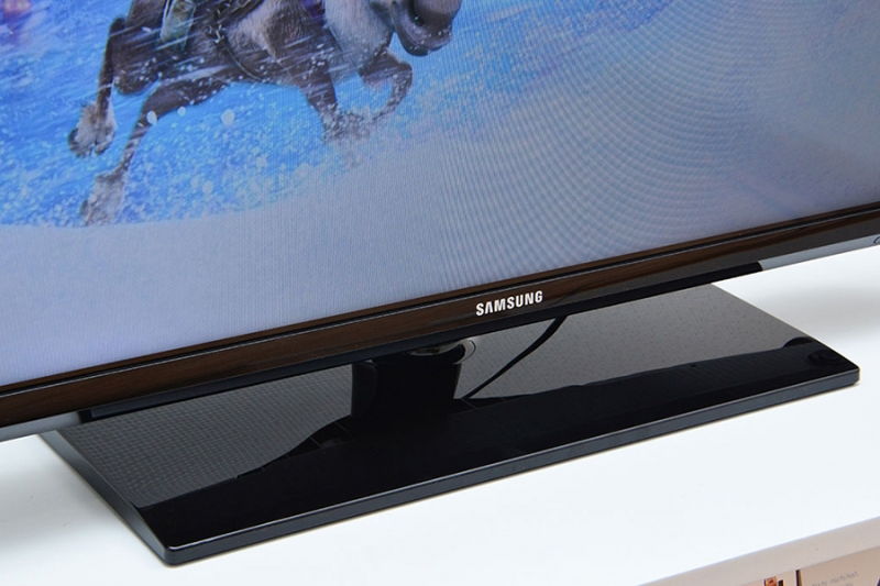 Tivi Samsung UA32H4303 Internet TV 32 inches