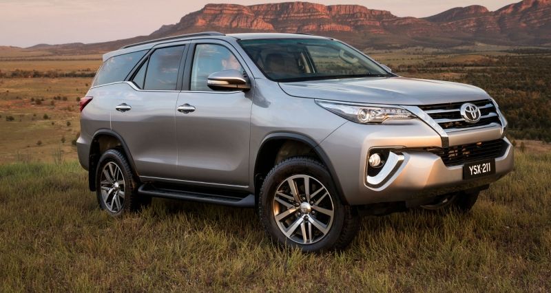 Toyota Fortuner: 1.190 xe