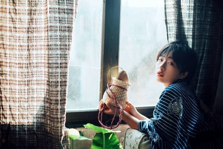 Tạo dáng với đạo cụ có sẵn Tạo dáng với đạo cụ có sẵn