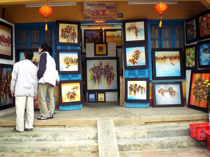“Chợ tranh” phố cổ Hội An