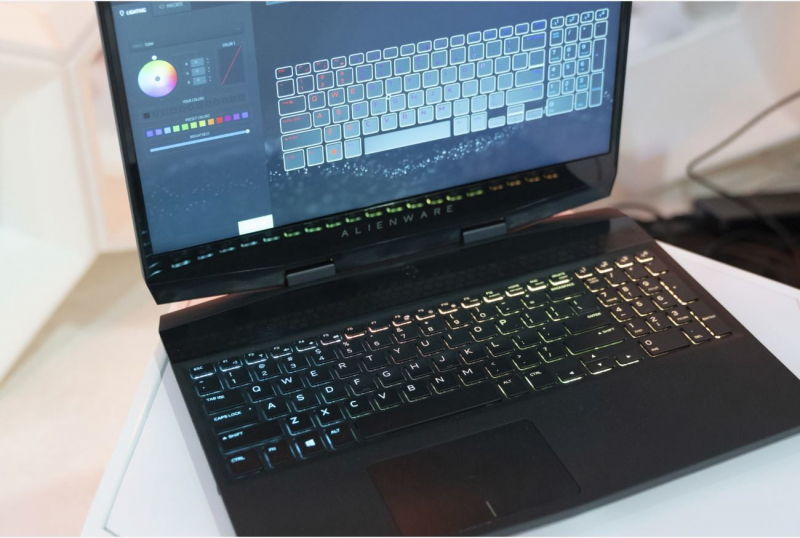 ALIENWARE M17