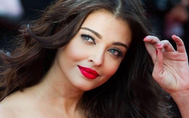 Aishwarya Rai có đôi mắt quyến rũ kỳ lạ