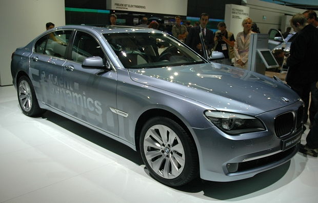 BMW 7-series ActiveHybrid (83 nghìn USD - 1,8 tỷ đồng)