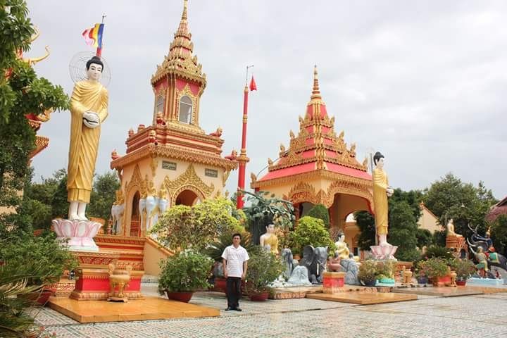 Bài thơ: Về chùa sám hối cầu an - Chu Long