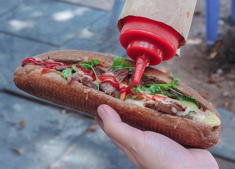 Bánh mì đen bò nướng - Bánh Mì Milky Way - Số 196 Trung Kính, Cầu Giấy