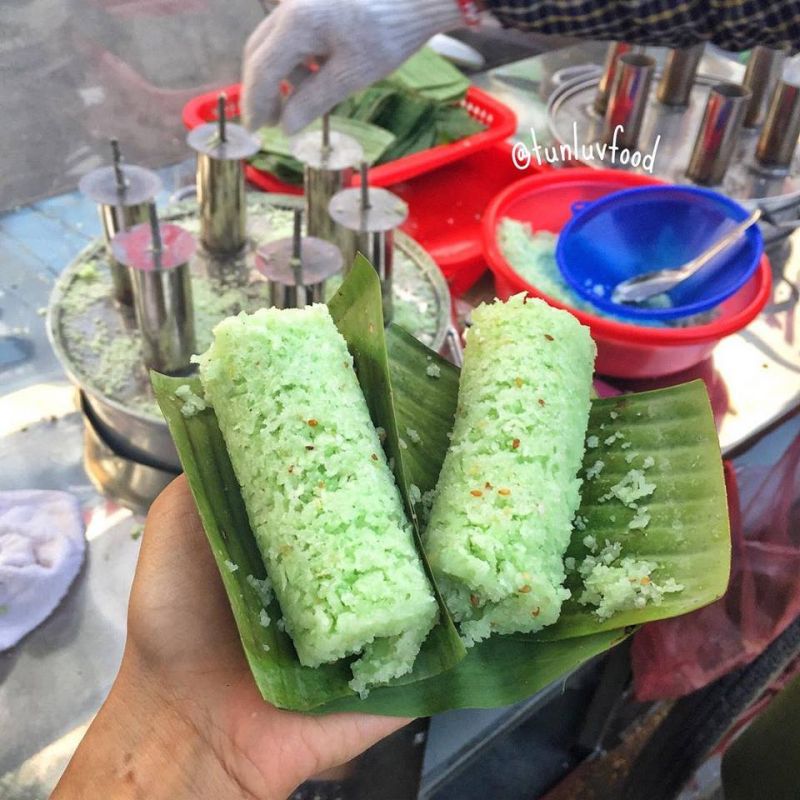 Bánh ống lá dứa Khmer