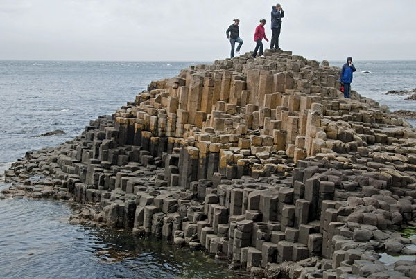 Biển lâu đài đá Causeway Coast