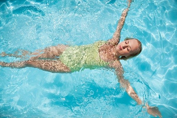Bơi lội giúp giảm stress và giúp trí não minh mẫn hơn