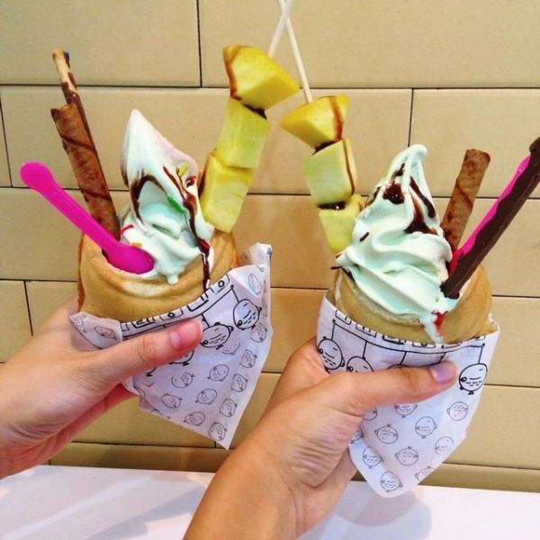 Bánh cá nhồi kem (65000 đồng) Bánh cá nhồi kem (65000 đồng)