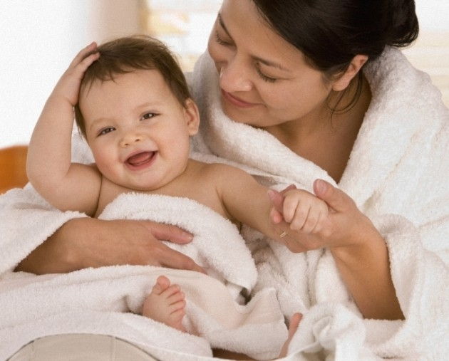 Cách tắm cho trẻ sơ sinh vào mùa lạnh