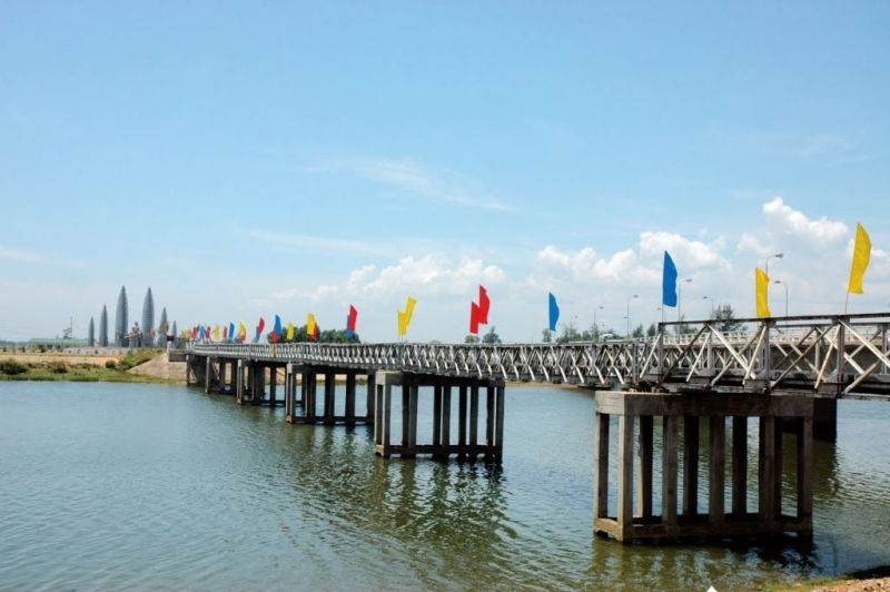 Cầu Hiền Lương và sông Bến Hải