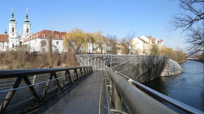 Cây cầu độc đáo ở sông Mur