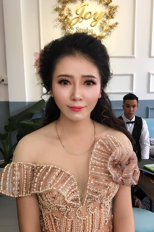 Châu Quỳnh July Make Up