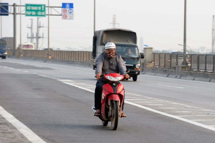 Chạy xe máy vào đường cao tốc