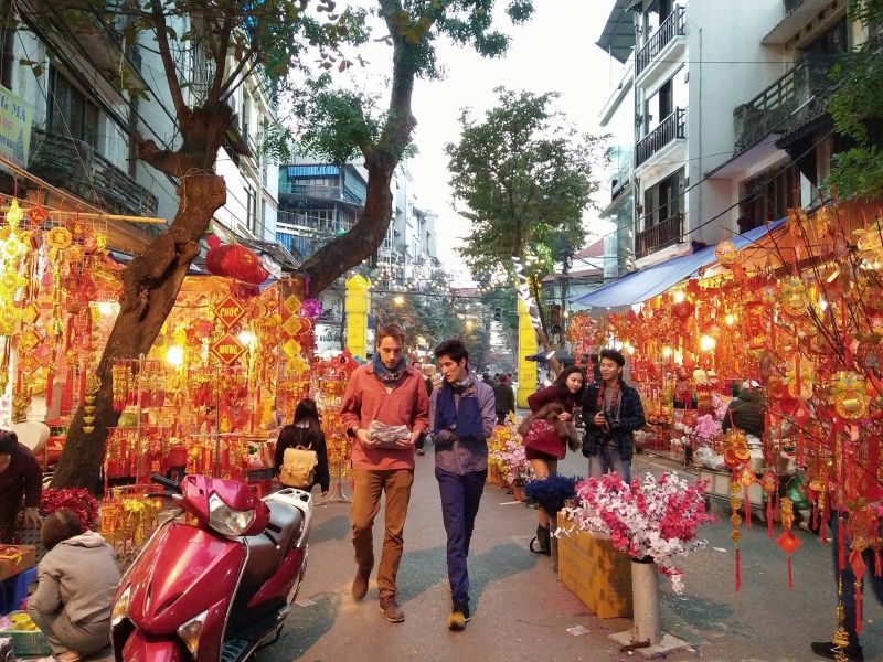 Chợ Tết phố cổ Hà Nội