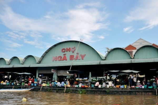 Chợ nổi Ngã Bảy – Hậu Giang