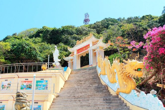 Chùa Linh Sơn – Núi Cao Cát