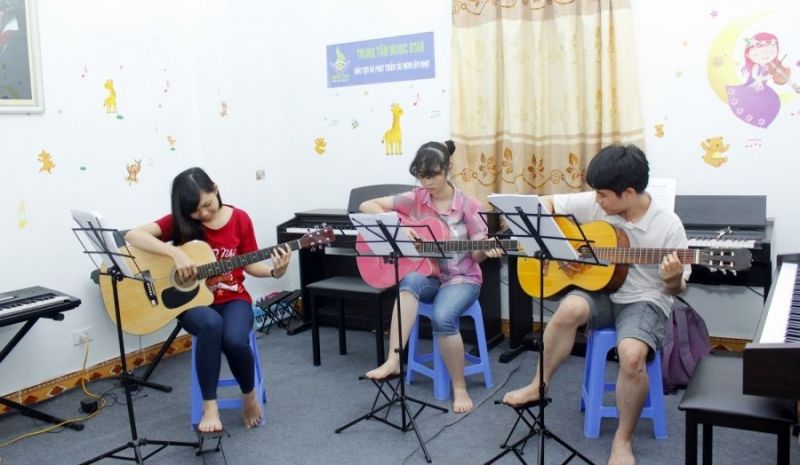 Công ty cổ phần Âm Nhạc Việt Thương (Việt Thương Music School)