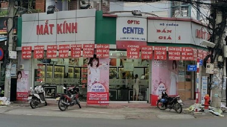 Cửa hàng mắt kính Á Âu